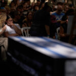 Γάζα:-Επιστρέφουν-στο-Ισραήλ-τα-λείψανα-δύο-ομήρων