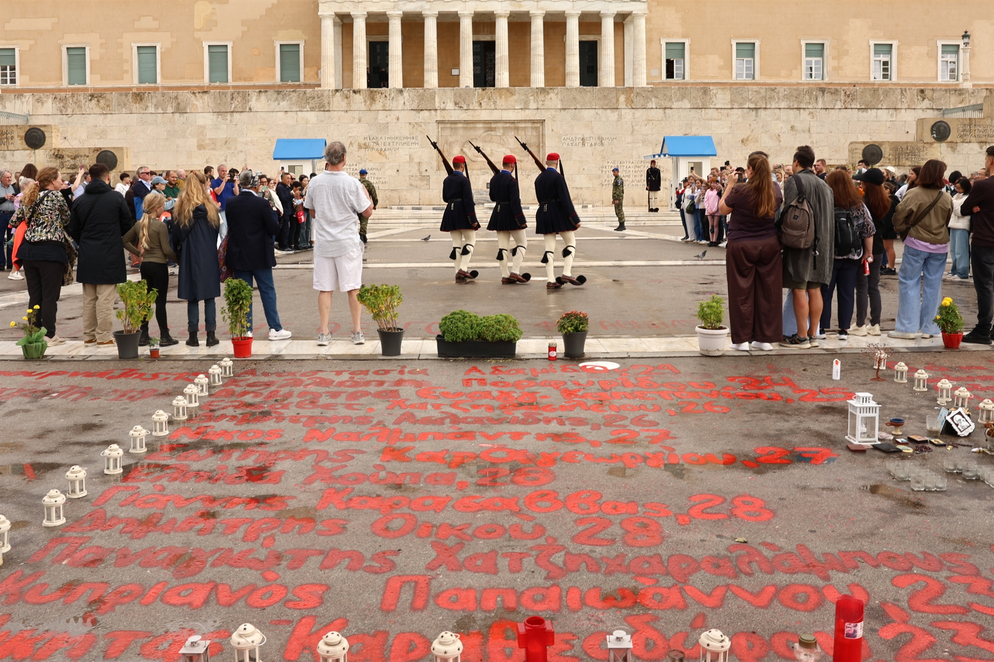 ΥΠΕΘΑ:-Σε-τρίτο-η-ανάθεση-της-καθαριότητας-του-Αγνωστου-Στρατιώτη