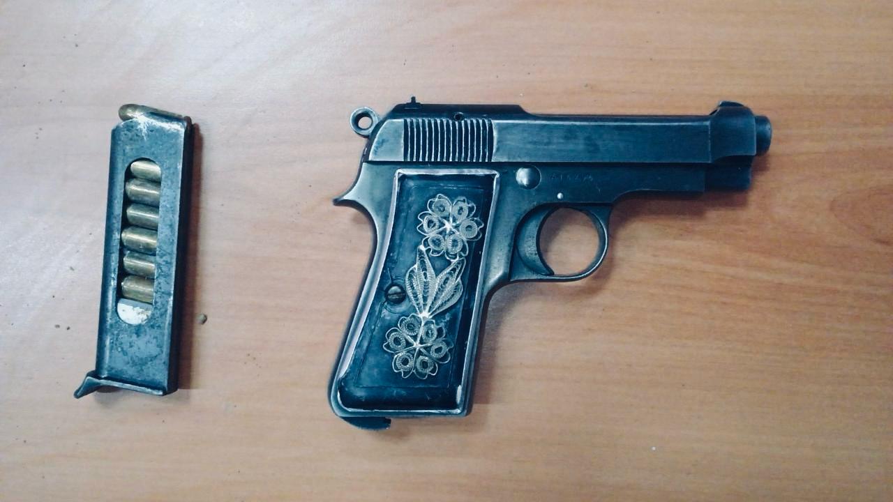 Κορυδαλλός:-Αυτό-είναι-το-πιστόλι-που-βρέθηκε-θαμμένο-στο-προαύλιο-των-φυλακών