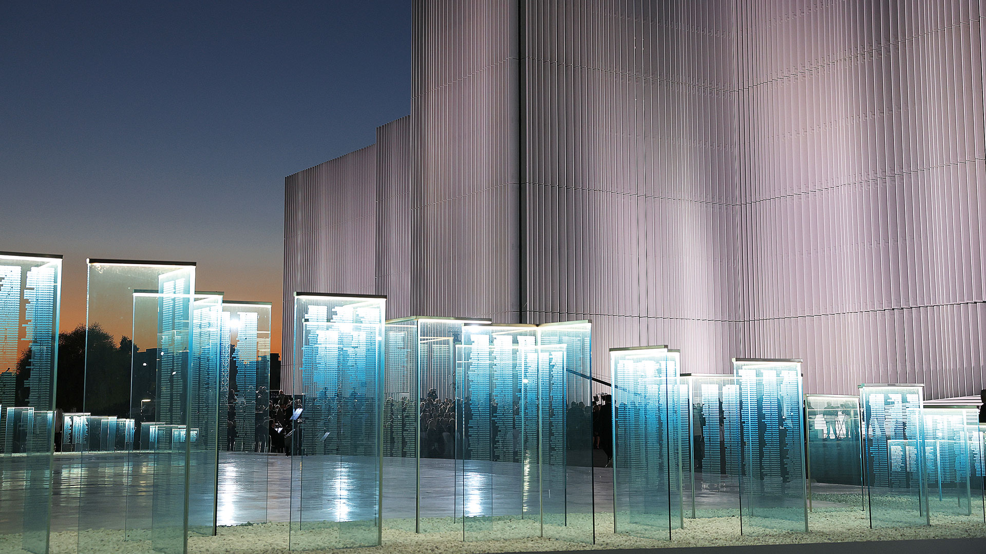 Πεντάγωνο:-Αποκαλυπτήρια-με-ηχηρές-παρουσίες-και-απουσίες