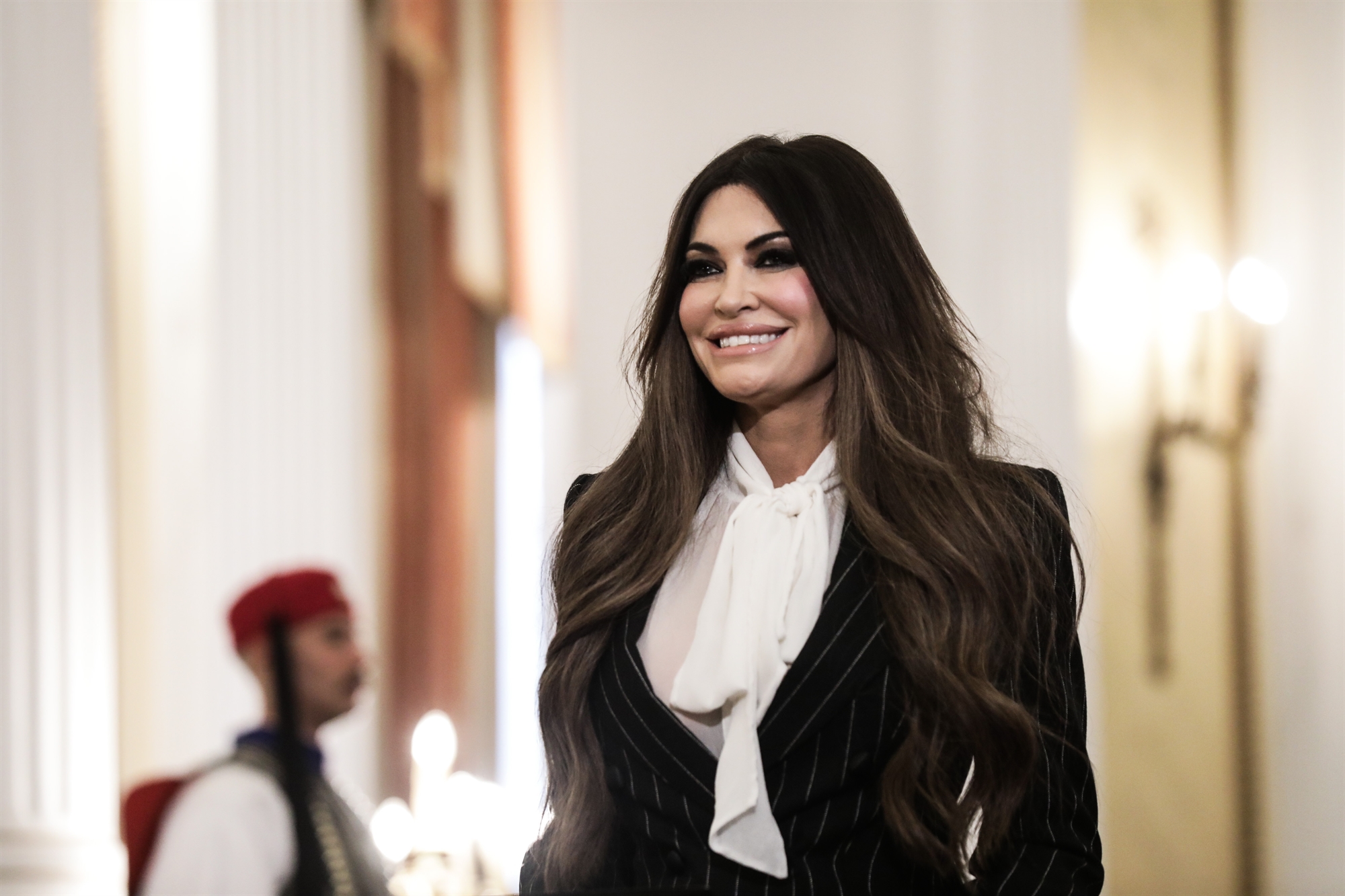 Κίμπερλι-Γκίλφοϊλ:-Διαπιστευτήρια-με-άπειρες-κάμερες-στο-Προεδρικό