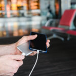 Μελβούρνη:-Στις-φλόγες-άνδρας-μετά-από-έκρηξη-του-power-bank-στην-τσέπη-του