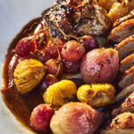 Πάπια-με-κάστανα-και-σάλτσα-από-τα-συκωτάκια-της