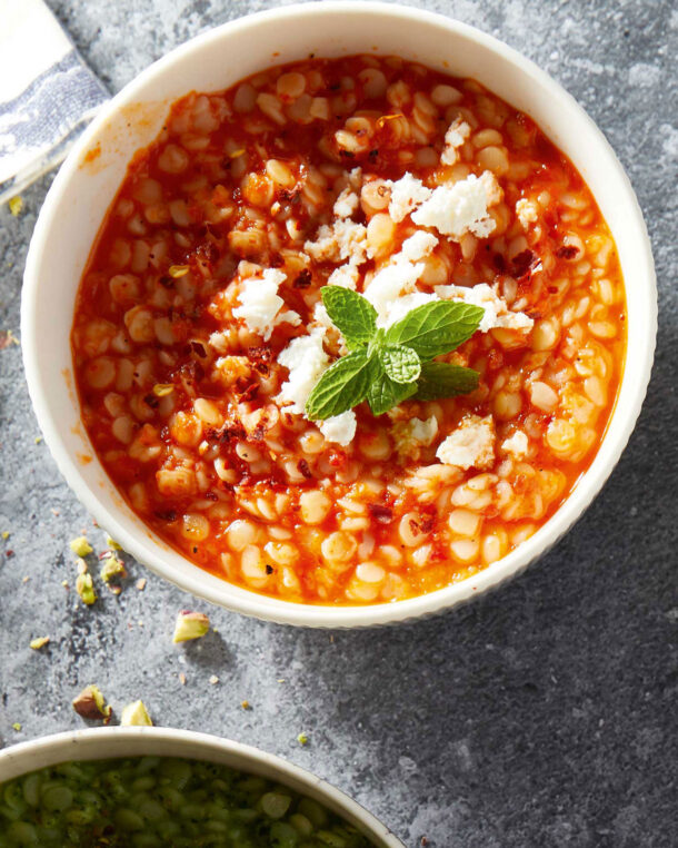 Τραχανάς-με-πιπεριά-Φλωρίνης-και-καυτερό-μπούκοβο