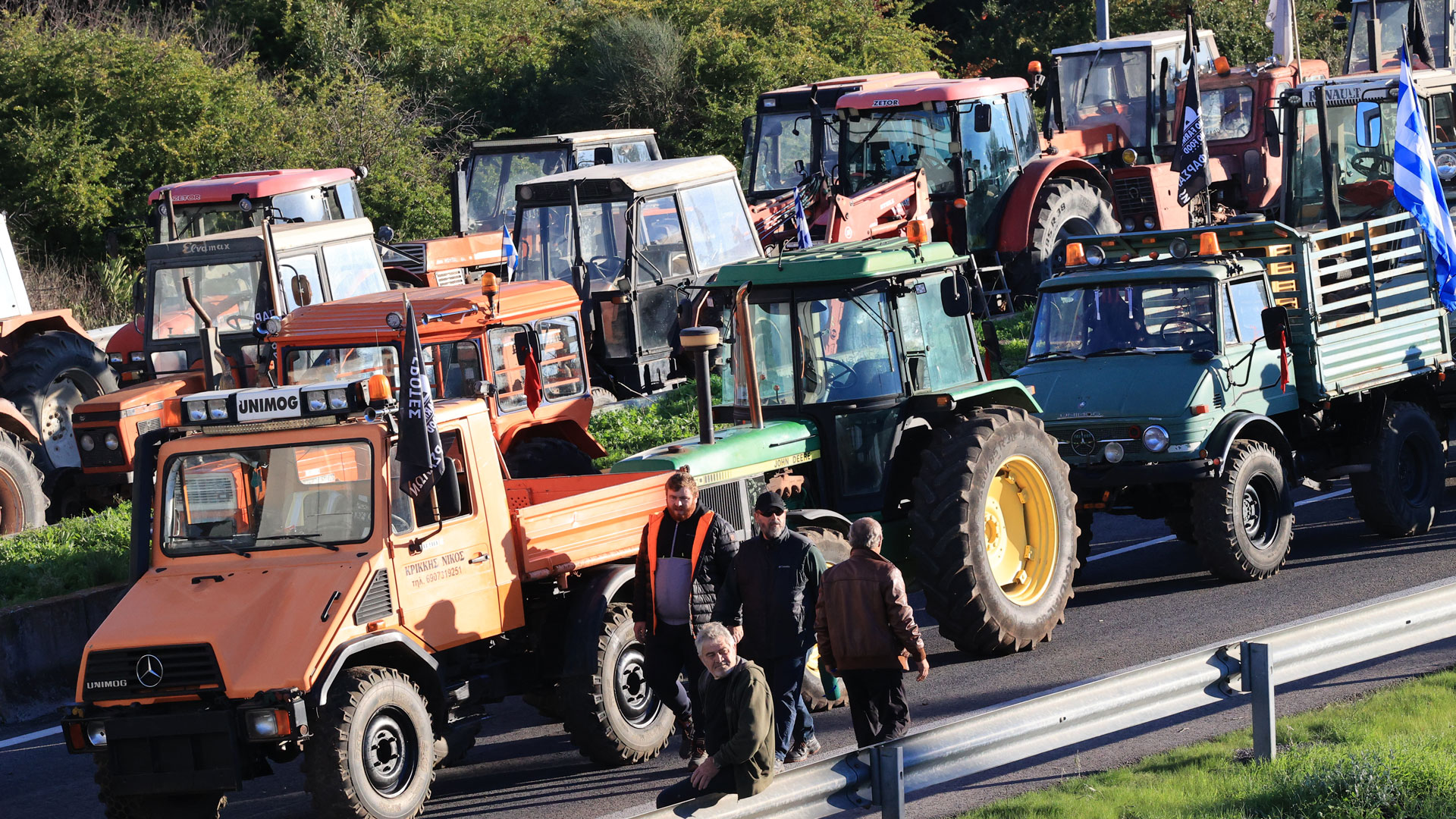 Ενισχύονται-τα-μπλόκα-–-Αποφασισμένοι-για-κινητοποιήσεις-διαρκείας-οι-αγρότες